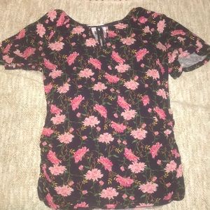 Old navy maternity top